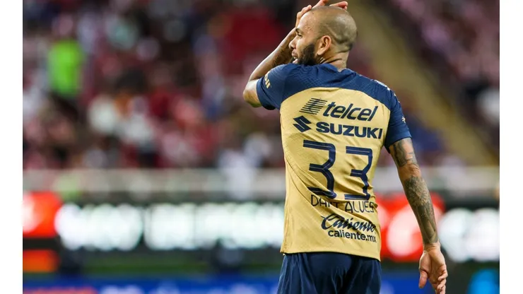 Dani Alves se complica todavía más.