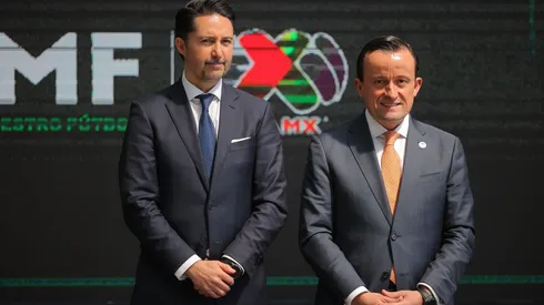 Yon de Luisa y Mikel Arriola en la presentación de las reformas del futbol mexicano.