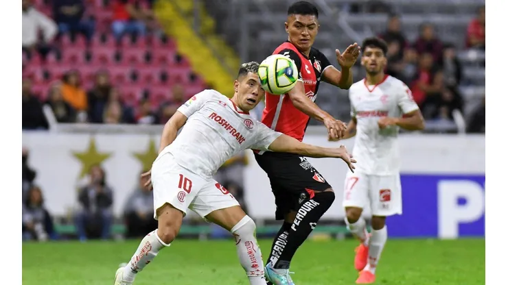 Atlas y Toluca se enfrentan por el pendiente de la jornada uno.
