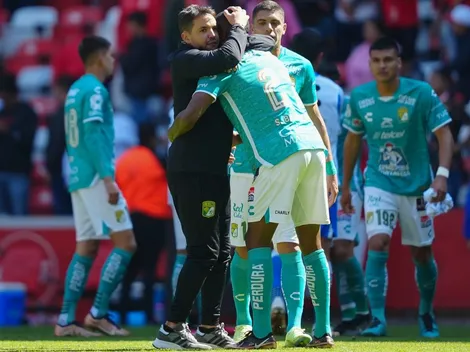 Nicolás Larcamón sacó pecho tras el empate con nueve jugadores