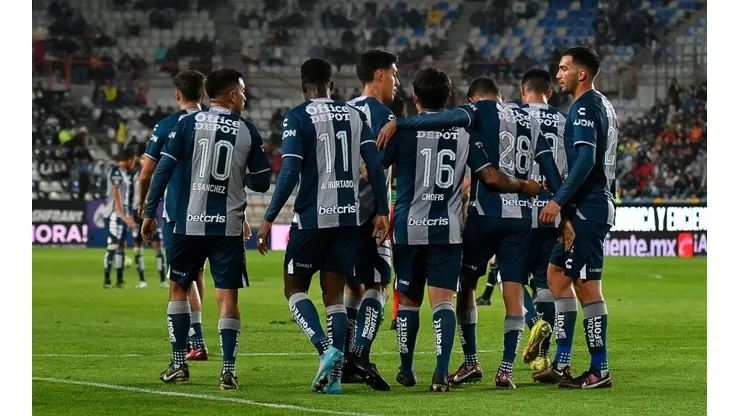 Pachuca se hace fuerte como local.