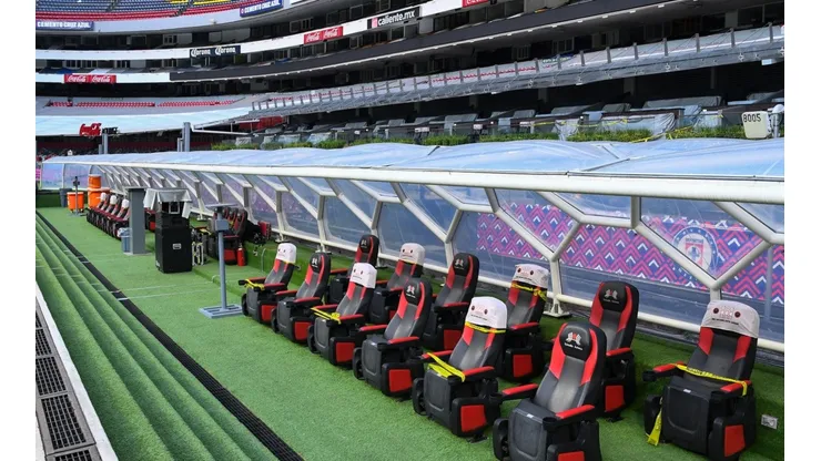 Un entrenador deja su cargo.