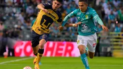 Gustavo del Prete, de Pumas, contra Iván Rodríguez, del León.