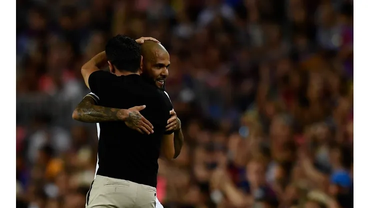 FC Barcelona, Barca v Pumas UNAM - Joan Gamper Trophy Dani Alves of Pumas and Xavi Hernandez head coach of Barcelona gr