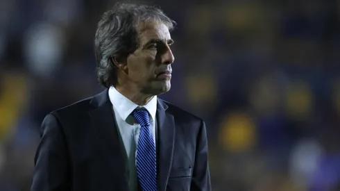 Pachuca, cerca de bajarse de la puja por Viñas y tendría al sucesor de Ibáñez