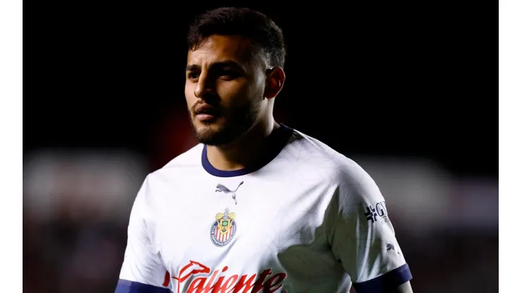 Alexis Vega se lesionó y quedará un tiempo considerable fuera de las canchas.