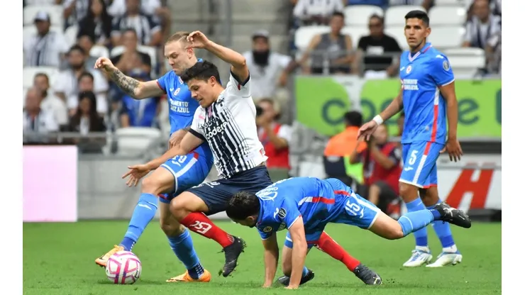 Las alineaciones de Cruz Azul y Rayados por el Apertura 2025