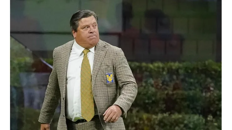 Equipo de segunda división descartó al Piojo y fichó a otro DT