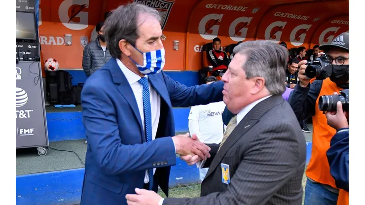 Guillermo Almada y Miguel Herrera en el torneo Clausura 2022.