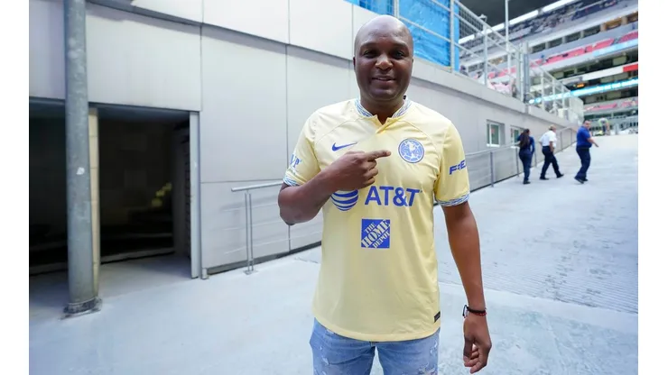 Aquivaldo Mosquera en una visita al América en el Apertura 2022.