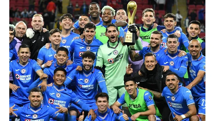 Cruz Azul presume la Copa Sky.