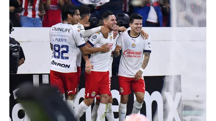 Chivas superó a Atlas en el Clásico Tapatío.