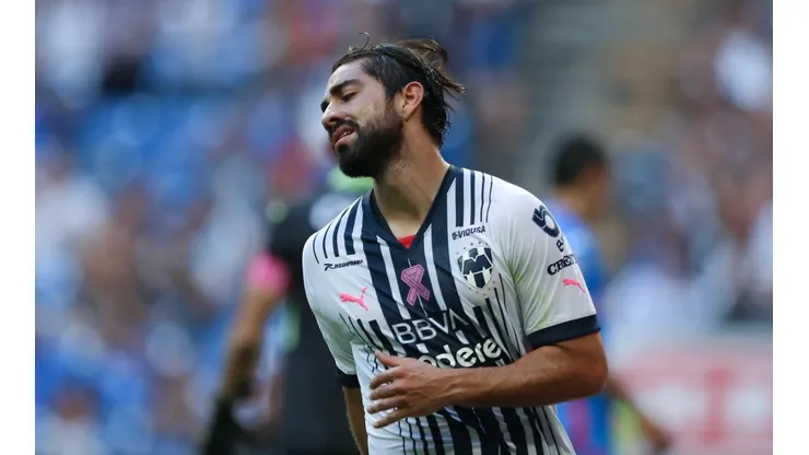 ¿Y Chivas? Pizarro se entrena con equipo de la Liga Premier