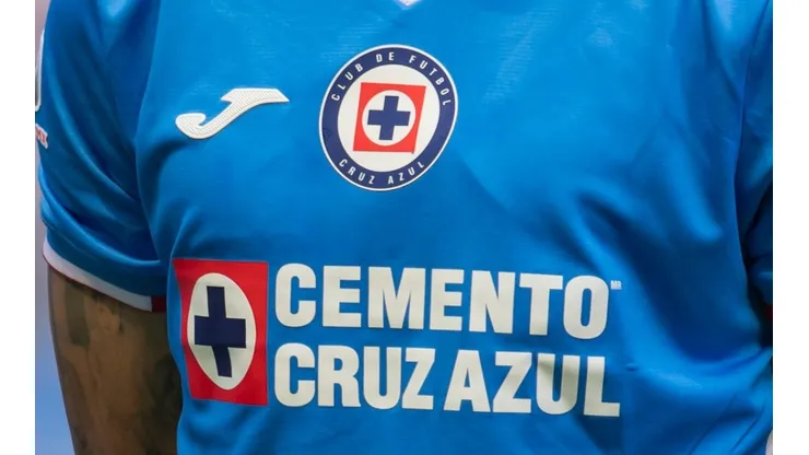 Cruz Azul suma dos caras conocidas.