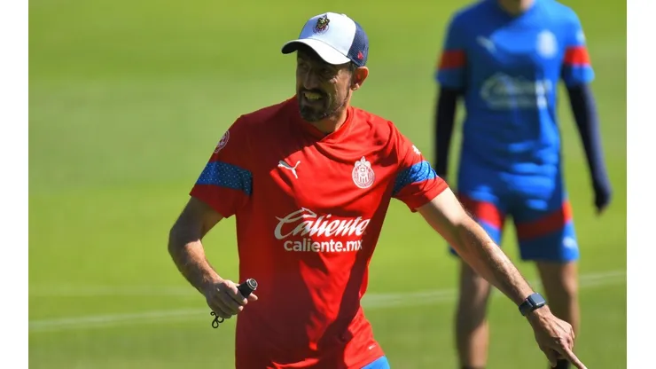 ¿Por qué Hierro y Paunovic no regresaron a México con Chivas?