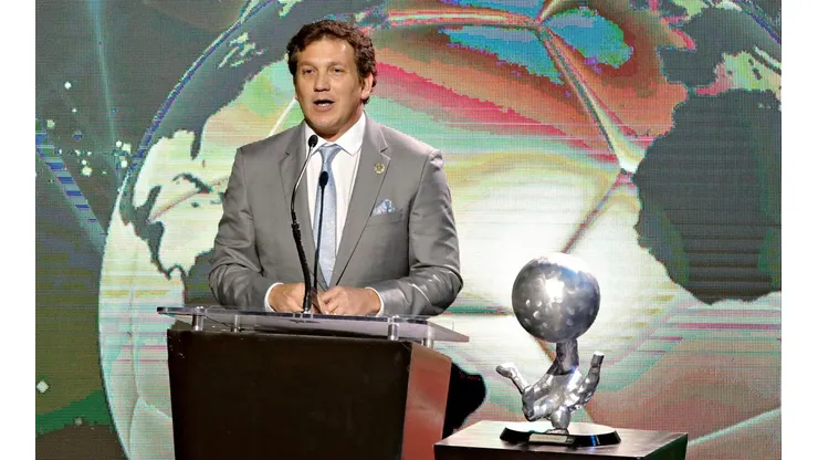 Alejandro Domínguez reconoce contactos con Conmebol.