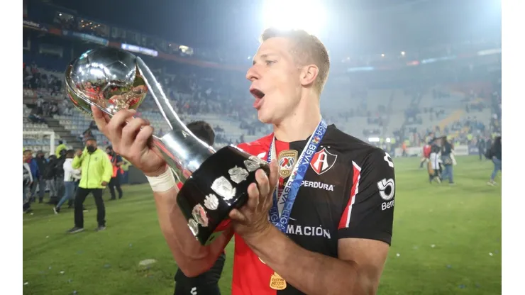 Julio Furch lanza promesa a la afición de Atlas.