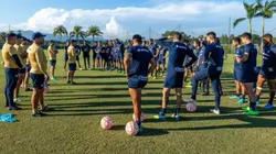 Los Pumas siguen sus trabajos de playa en Acapulco.
