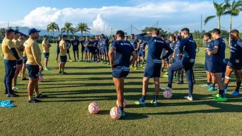 Los Pumas siguen sus trabajos de playa en Acapulco.