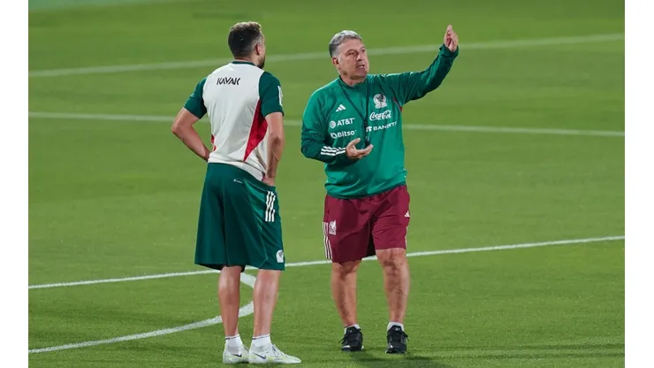 Fuerte charla entre el Tata y Héctor Herrera.