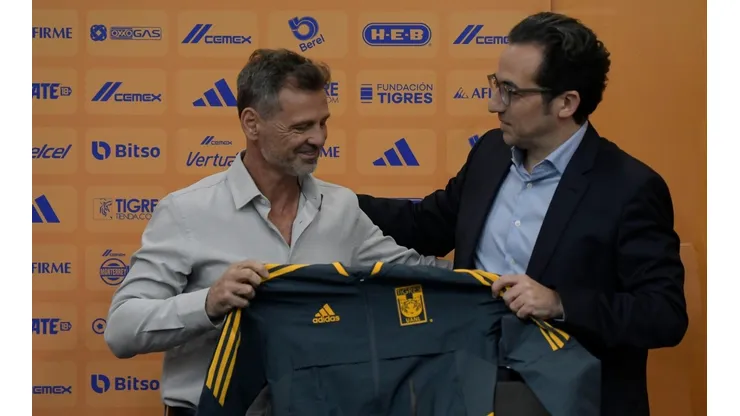 ¿Primer punto de conflicto entre Diego Cocca y la directiva de Tigres?