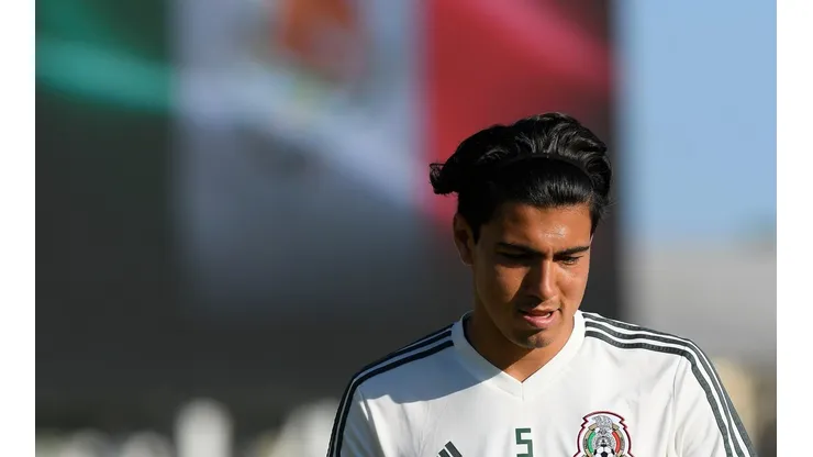 Érick Gutiérrez en entrenamiento de la selección mexicana en Rusia 2018.