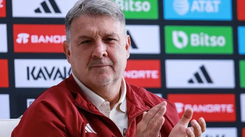 Tata Martino y una dura respuesta a Carlos Vela