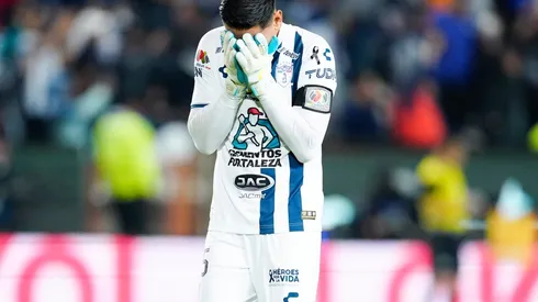 Oscar Ustari levantó el título de Liga MX con Pachuca.