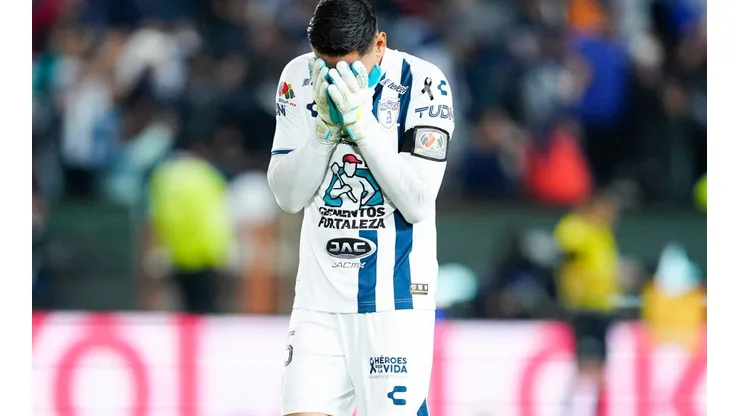 Oscar Ustari levantó el título de Liga MX con Pachuca.