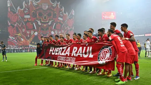 Pancarta de apoyo del Toluca para Raúl el Dedos López.
