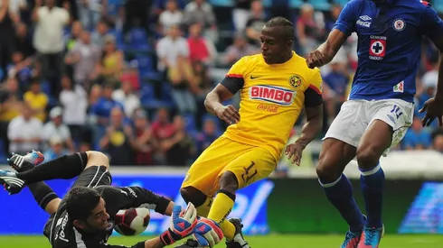 Christian Benítez contra Jesús Corona en el torneo Apertura 2022.