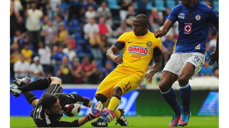 Christian Benítez contra Jesús Corona en el torneo Apertura 2022.