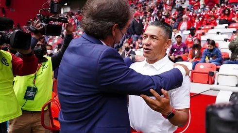 Almada y Ambriz, los entrenadores que van por el título.
