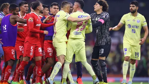 Emilio Lara molesto al término del partido América contra Toluca.