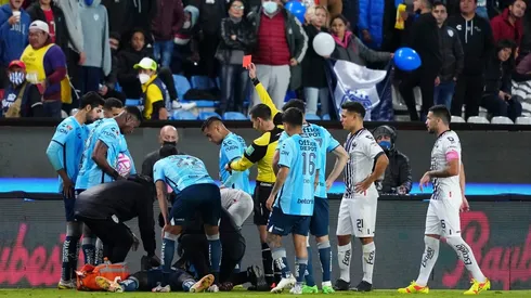 Aguirre dejó a Monterrey con un jugador menos.