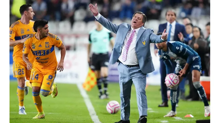 Tigres le impone una dura condición al Piojo Herrera.