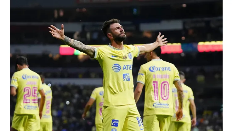 Ciudad de Mexico, 15 de octubre de 2022. Miguel Layún en festejo de gol, durante el partido de vuelta de los Cuartos de Final del torneo Apertura 2022 de la Liga BBVA MX, entre las Águilas del America y el Club Puebla, celebrado en el estadio Azteca. Foto: Imago7/ Rafael Vadillo