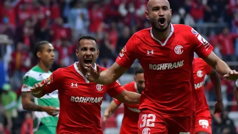 Carlos González y Camilo Sanvezzo, protagonistas del diabólico inicio.