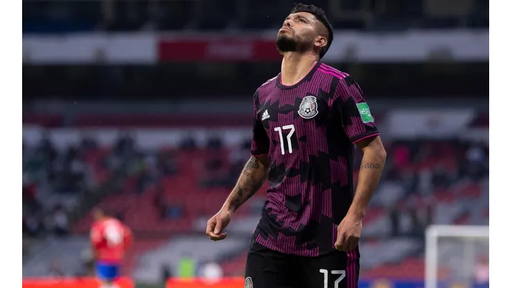 Tecatito Corona se recupera de una rotura de peroné y los ligamentos del tobillo.