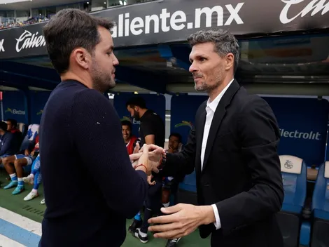 Nicolás Larcamón y Fernando Ortíz discuten en las bancas
