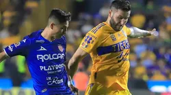 Tigres y Necaxa se miden en el Estadio Universitario.