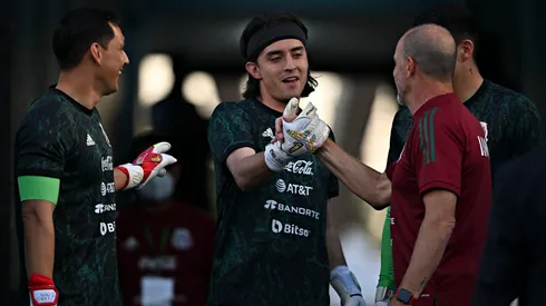 Carlos Acevedo y Rodolfo Cota con Gustavo Piñero, director técnico de la selección mexicana.