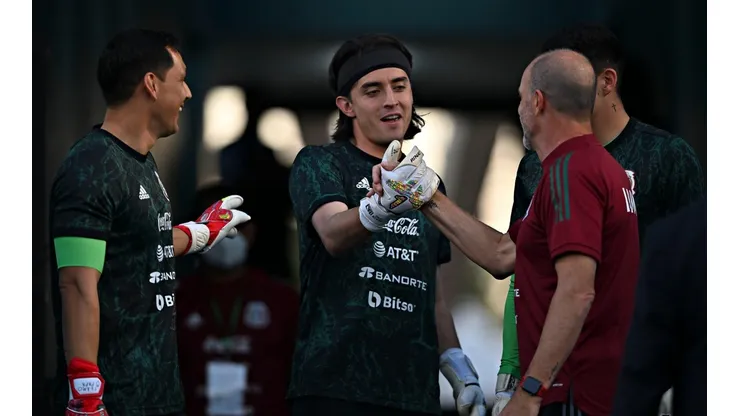 Carlos Acevedo y Rodolfo Cota con Gustavo Piñero, director técnico de la selección mexicana.
