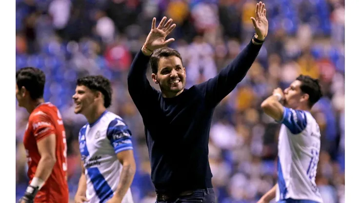 Larcamón desea continuar en el Puebla