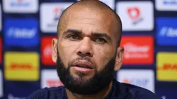 Dani Alves desmiente a Pumas.