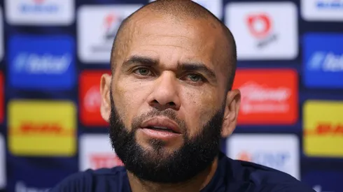 Dani Alves desmiente a Pumas.