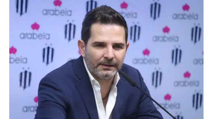 Duilio Davino dejará de ser el presidente deportivo de Rayados.