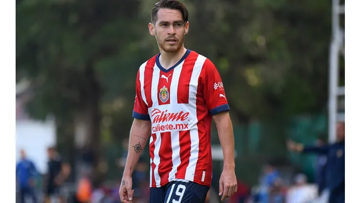 Canelo Angulo ya sumó minutos con Chivas.