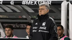 Gerardo Martino en el partido que terminó en derrota ante Colombia.