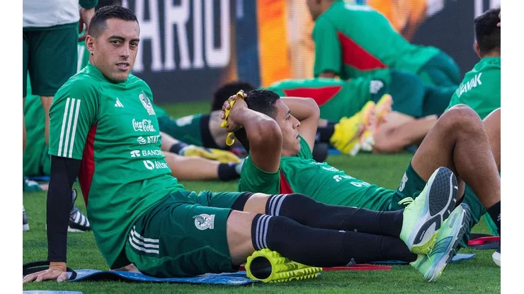 Rogelio Funes Mori en entrenamiento con la selección mexicana.
